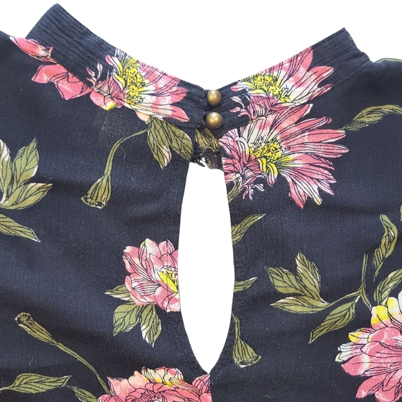 Daytrip Black Floral Lace Cutout Blouse Women’s Size Large Long Sleeve Peplum - Picture 10 of 13